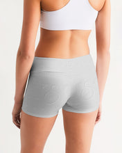 Load image into Gallery viewer, Concrete Jungle Women's Mid-Rise Yoga Shorts